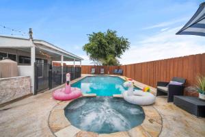 Family Retreat w Theater, Pool & Outdoor Dining