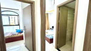 Amber 2 Hotel & 1989 Vinwonder Safari