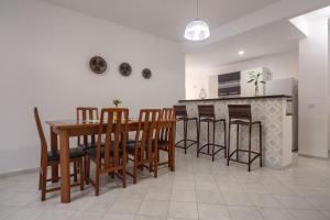 Apto amplo e aconchegante pertíssimo da praia