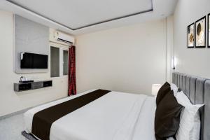 Super Collection O IIT BHU Varanasi Formerly Singh Residency