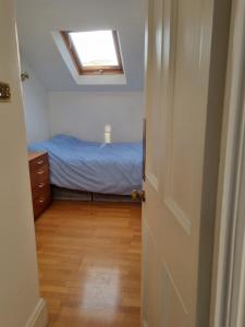 London Wandsworth 4 bedrooms 2 Baths Garden Flat
