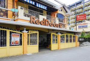 RedDoorz at La Casa Guesthouse former RedDoorz at Tamarind Street Angeles City