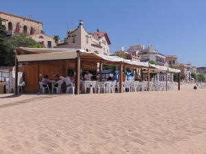 Historic house 5 minutes walk from the beach