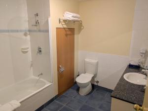 Mayfair Plaza Motel and Apartments