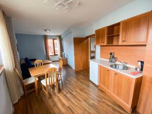 Evergreen Private Apartment 303
