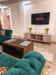 The pine 2 bedroom house California plaza