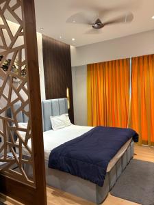 Starlight galaxy blue sapphire plaza