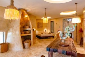 V222 Zen Retreat with Pool Hot Tub & SeaView