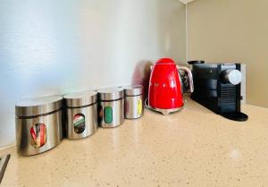 123 Top Floor Suite - Pool & Ocean Views