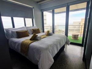 Manhattan-style Sea View Studio Apartment