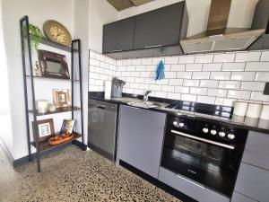 Manhattan-style Sea View Studio Apartment