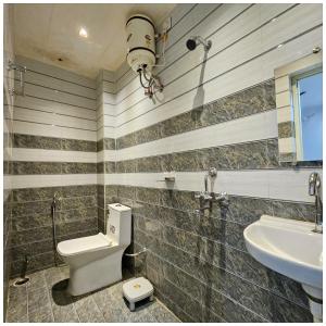 VARANASI HOTEL PV LUXUARY Near Kashi Vishwanath temple - A Luxuary Hotel In Varanasi