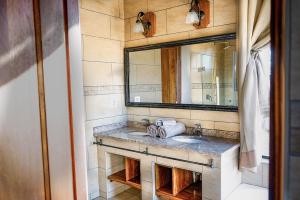 Zebula Kareefontein, 2 Bedroom Cottage IV3