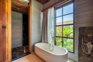 Simon Templar 1 Pantai Lima 2BR Beachside Haven