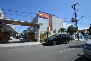 RedDoorz near Alun Alun Cilacap