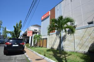 RedDoorz near Alun Alun Cilacap