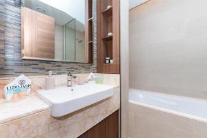 Luxury 3BR Imperial Avenue Burj Khalifa Views