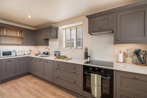 Garsington Studios Chilterns Farm House - Pass the Keys