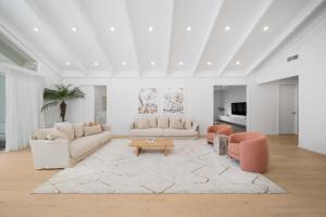 Freshwater Retreat - Banksia Beach Luxe Living