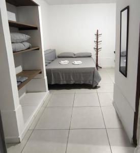 Kitnet em Garatucaia Fundos