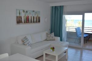 Beautiful front line apartment