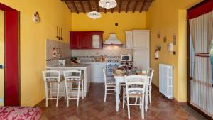 Villa with Pool in Volterra-Toskana 54752