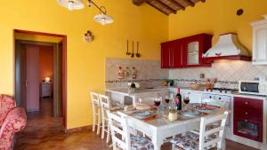 Villa with Pool in Volterra-Toskana 54752