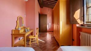 Villa with Pool in Volterra-Toskana 54752