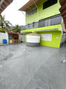 Kitnet em Garatucaia Fundos