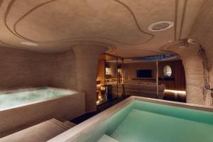 Kin Hotel Onsen Edition