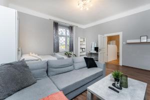 Rentero Smíchov Riverside & Station Residence