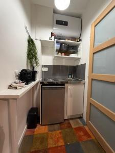Studio for Two - Perfect Location close to metro