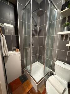 Studio for Two - Perfect Location close to metro