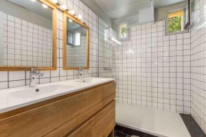 Beautiful air-conditioned house and heated pool