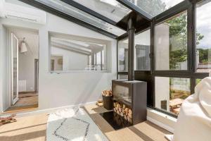 Beautiful air-conditioned house and heated pool