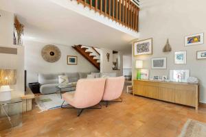 Beautiful air-conditioned house and heated pool