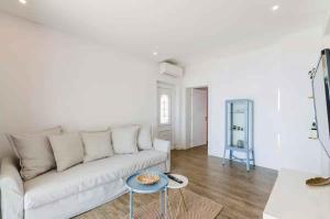 Apartments with Pool in Novi Vinodolski 39520