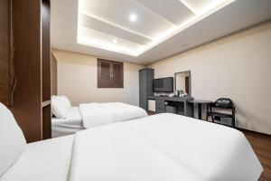 incheon Airport Hotel June