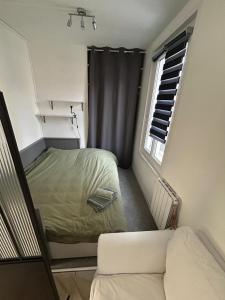 Nice studio with terrace on Rue Bourdaloue