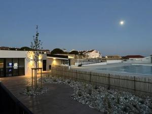 les pieds dans leau 2