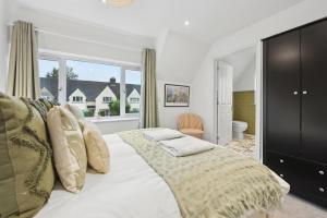 Stylish and Comfortably Large 5-bedroom house