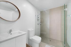 Luxury Split-Level Penthouse with Sky Terrace- Superb Location