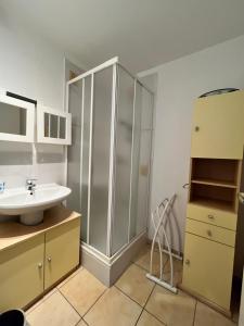 Belle villa climatisée, wifi, 3 chambres grande terrasse vue réserve naturelle dans résidence sécurisée avec piscine commune 800m de la mer Un vrai Havre de Paix LRCS107