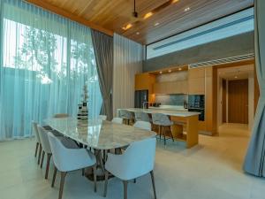 Luxury 4BR Pool Villa in Botanica - Villa Boa