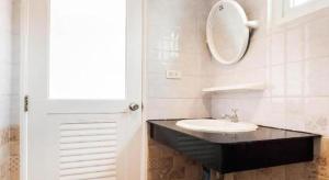 OYO 1157 Ploy Pailin Place