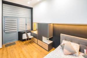 Studio on Kulisha str