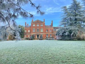 Finest Retreats - The Potting Shed at Island Hall