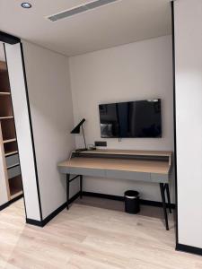 Luxury Studio, 1 Bed, Separate Study Gourmet Kitchen Prime Location