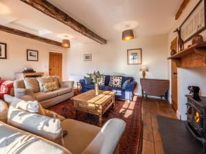 8 Bed in Llanigon BN241