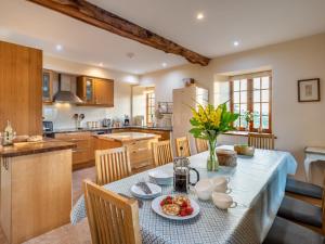 8 Bed in Llanigon BN241